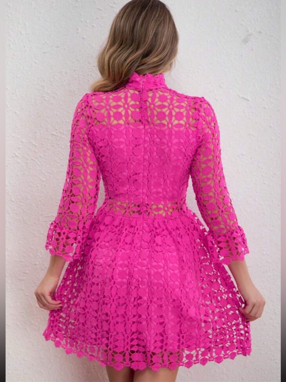 Pink lace dress - Picture 2 of 6